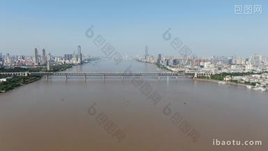 航拍湖北武汉长江大桥